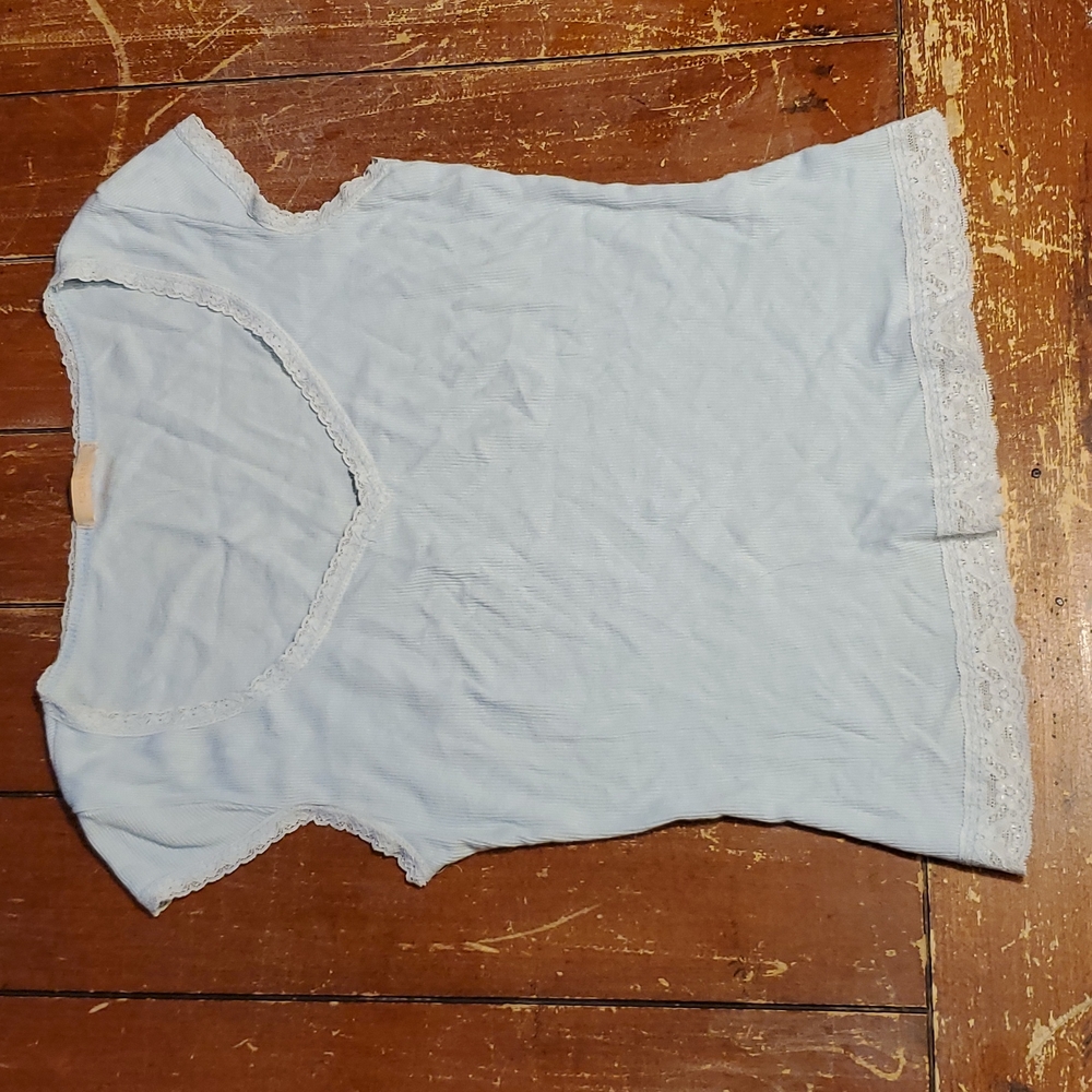 Small Tops - Picture 9 of 12